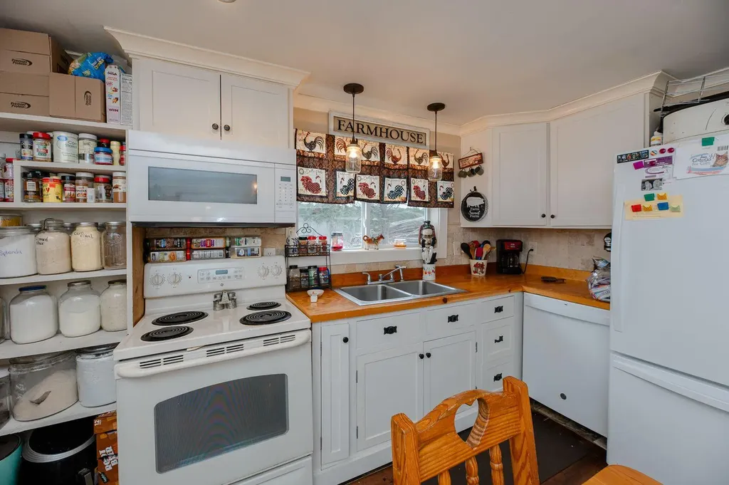 183 Pond Road Mount Vernon ME 04352