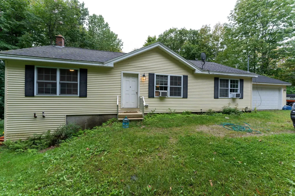 1248 Hallowell Litchfield Road West Gardiner ME 04345