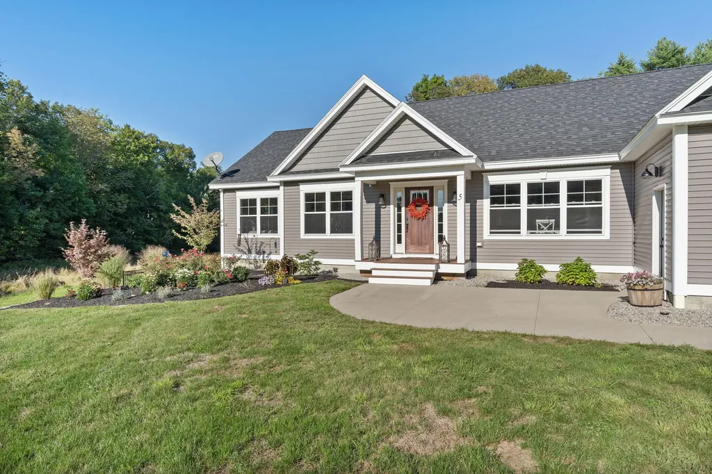 5 Hidden Greens Drive Saco ME 04072