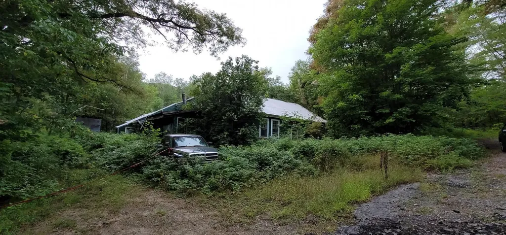 592 River Road Peru ME 04290