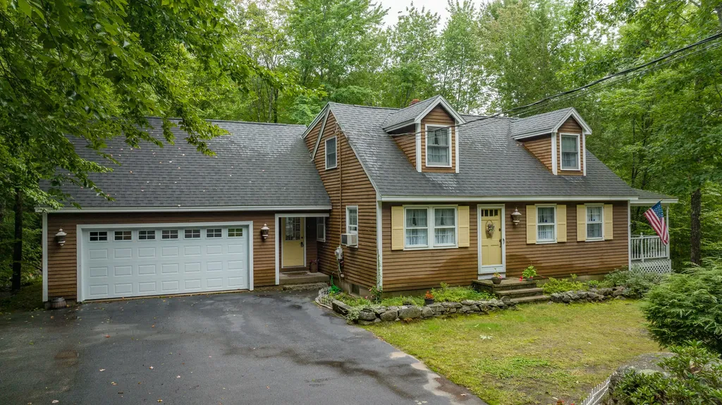 40 Lakewood Road Casco ME 04015