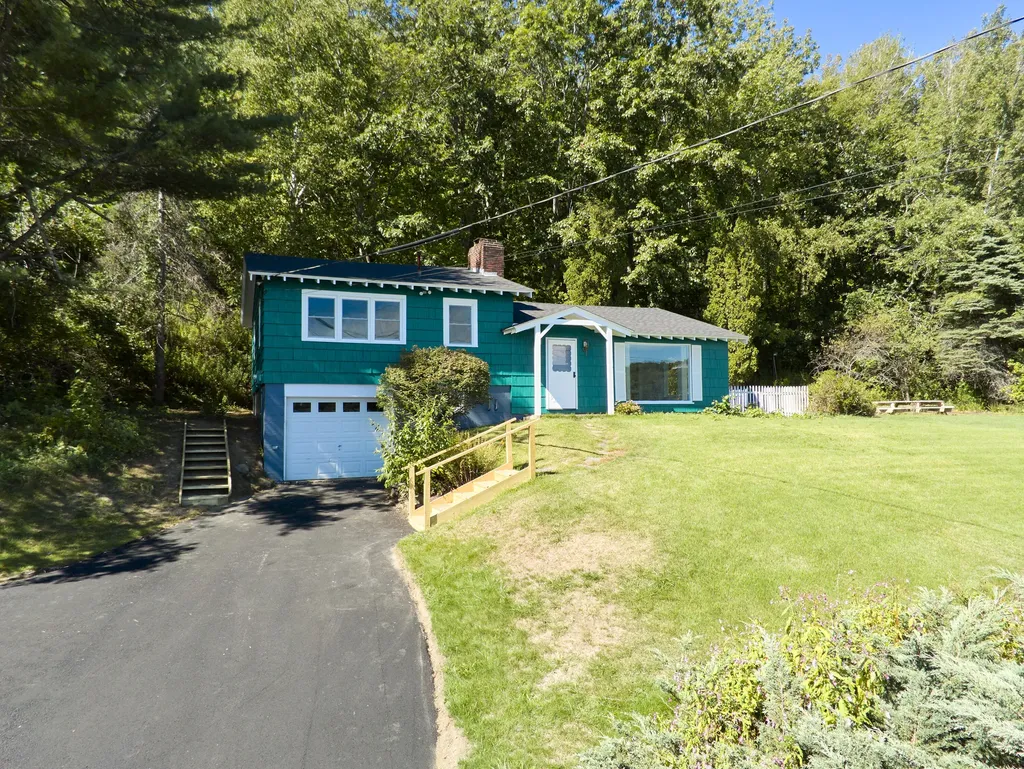 170 Lake View Drive Rockland ME 04841