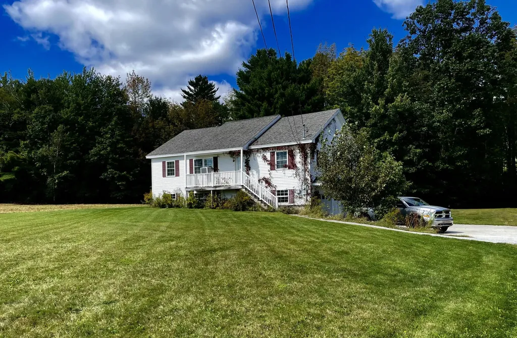 559 Main Road Carmel ME 04419