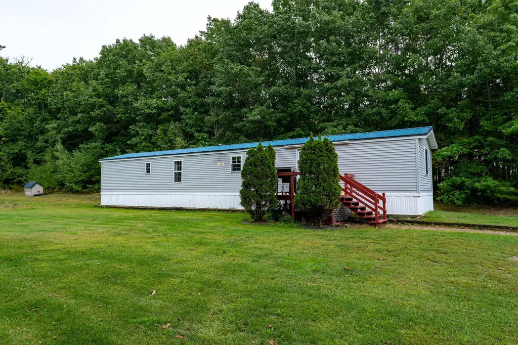 1264 E Pittston Road Pittston ME 04345
