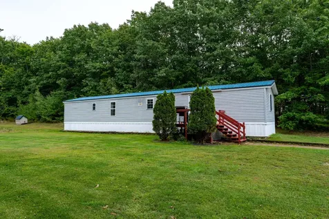 1264 E Pittston Road Pittston ME 04345