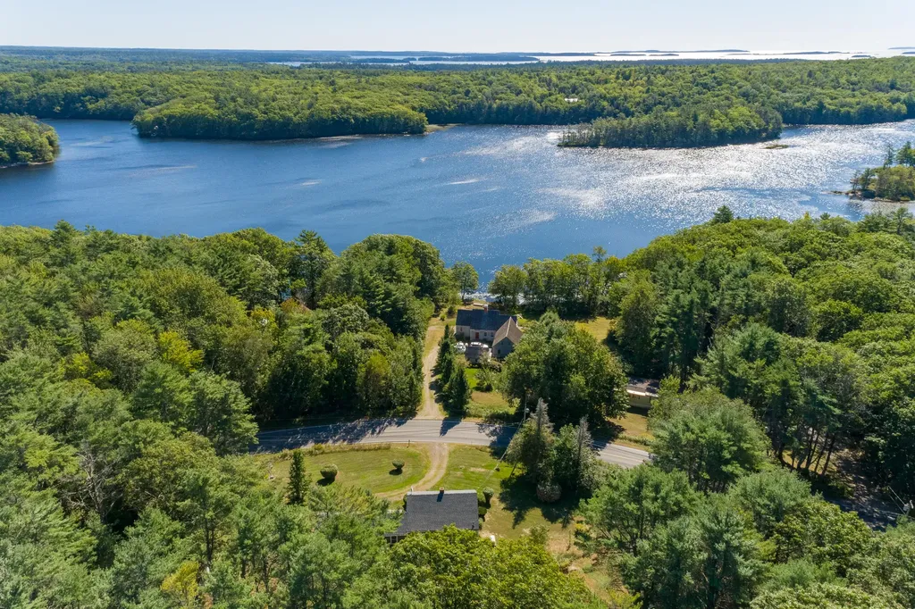 1099 Waldoboro Road Bremen ME 04551