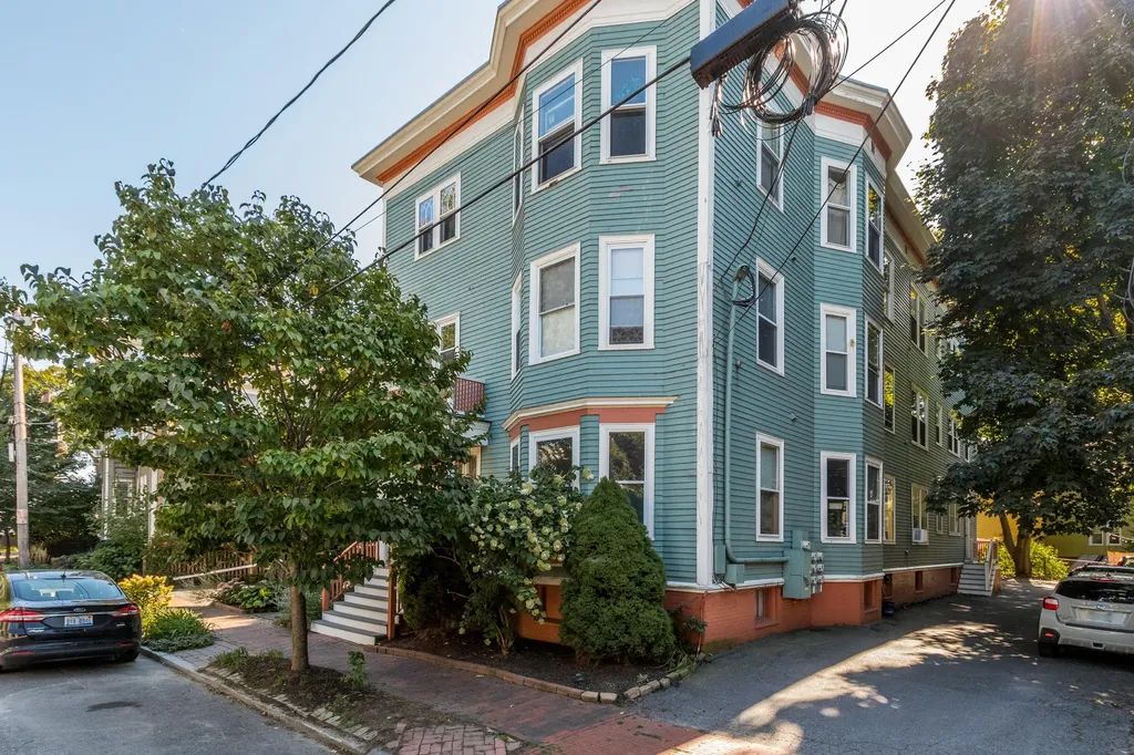 12 Lewis Street Portland ME 04102