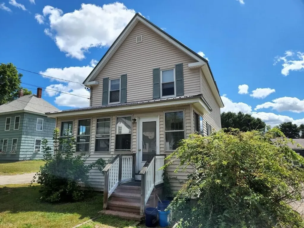 49 Lee Road Lincoln ME 04457