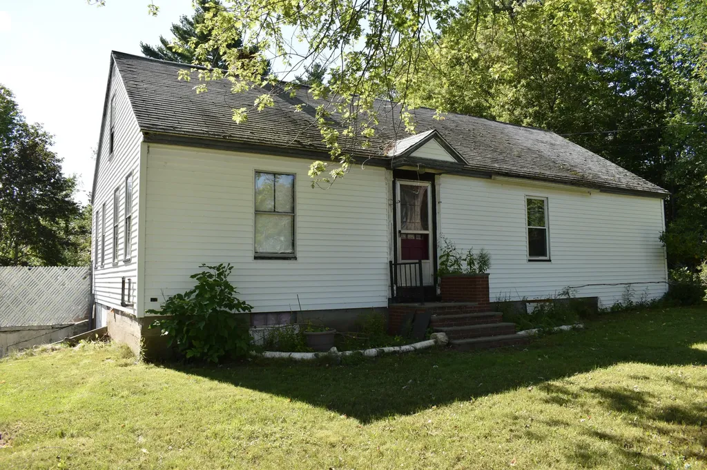 43 Academy Road Monmouth ME 04259