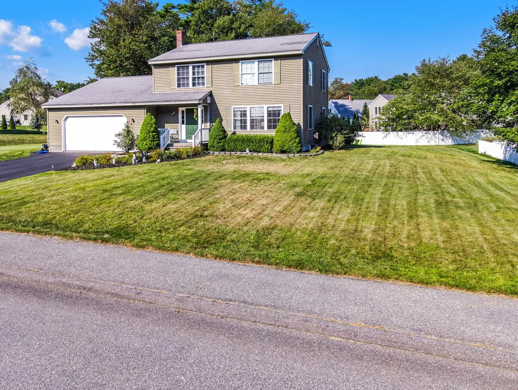 4 Black Cherry Drive Brunswick ME 04011