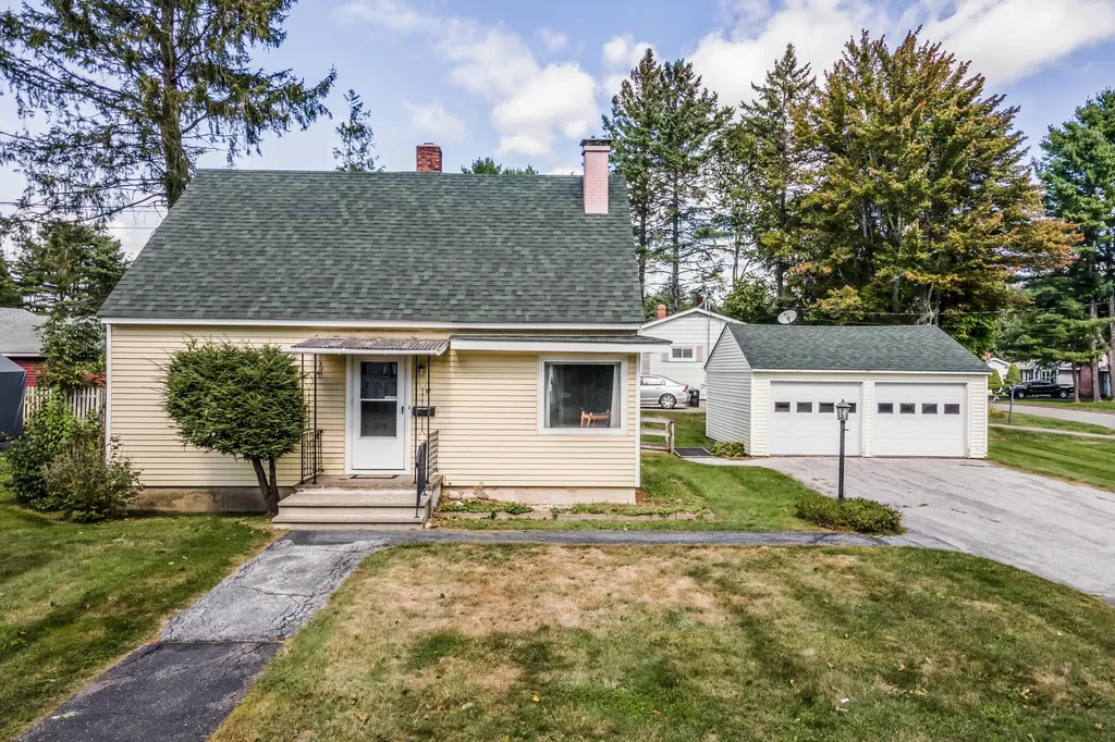 17 Gilbert Street Orono ME 04473