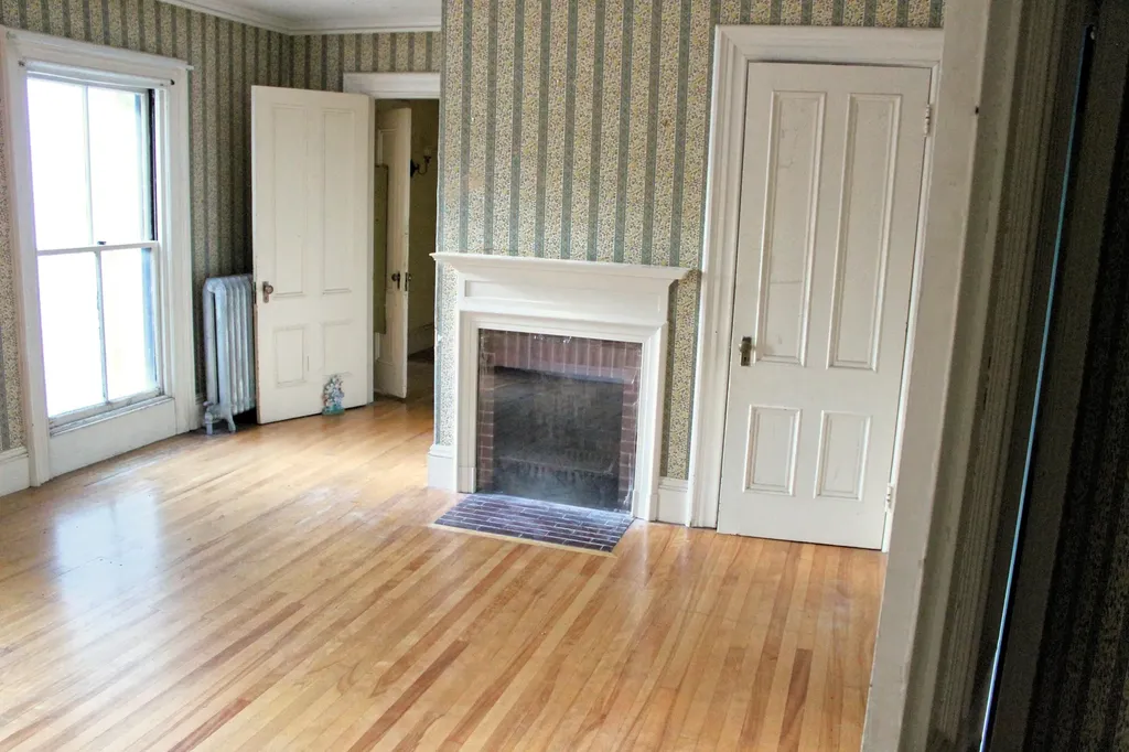 91 Grove Street Bangor ME 04401