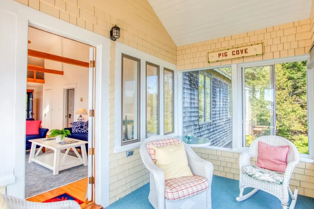 52 Strout Road Southport ME 04576