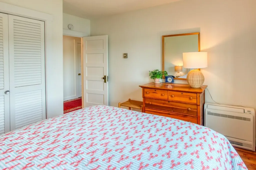 52 Strout Road Southport ME 04576