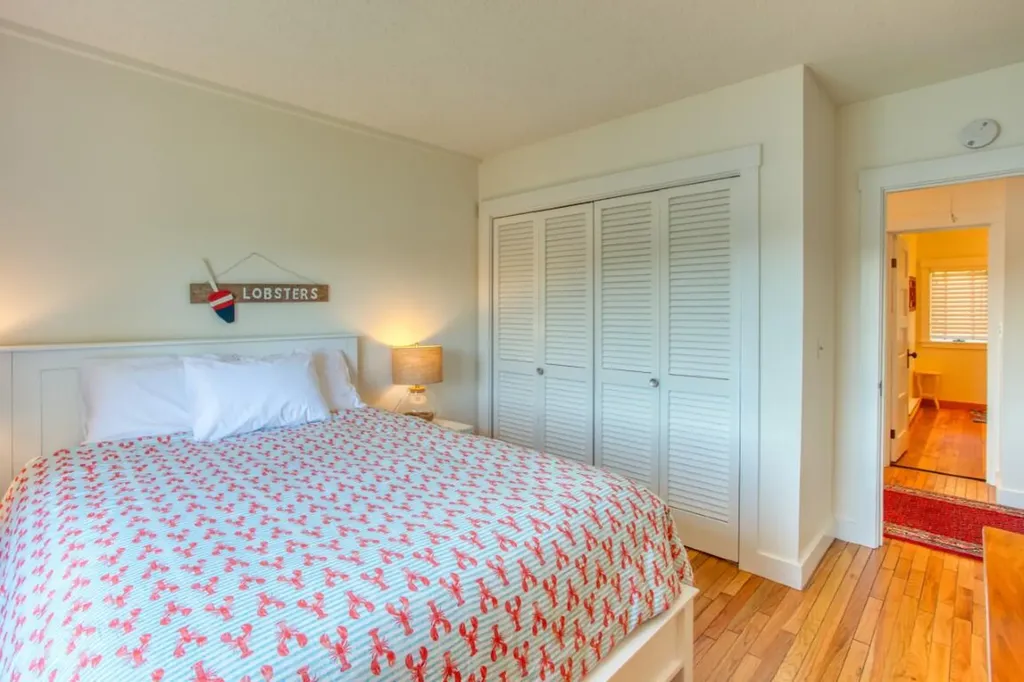 52 Strout Road Southport ME 04576