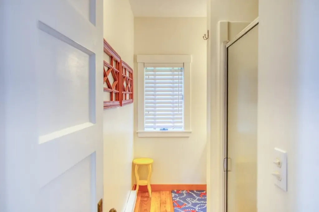 52 Strout Road Southport ME 04576