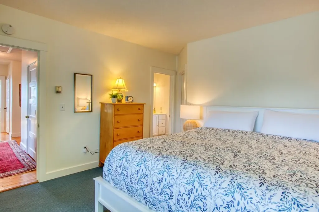 52 Strout Road Southport ME 04576