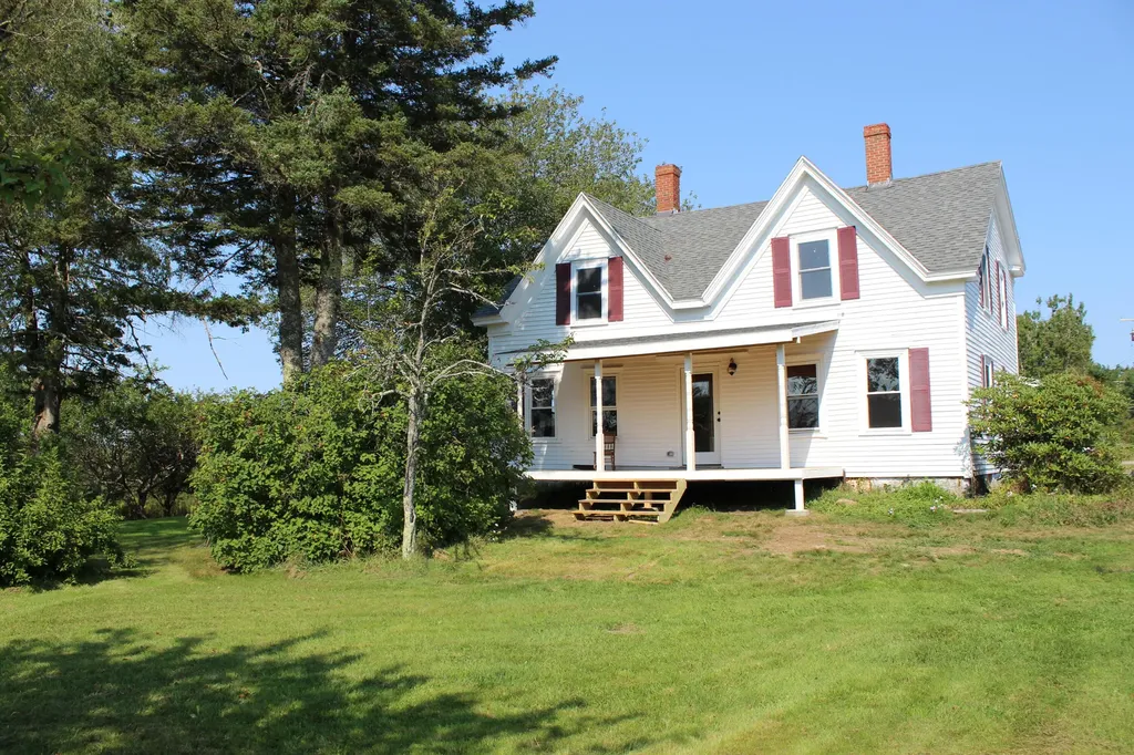 702 Pleasant Street Blue Hill ME 04614