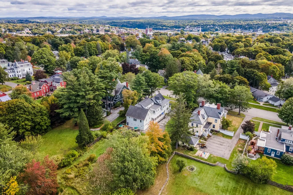 69 W Broadway Bangor ME 04401