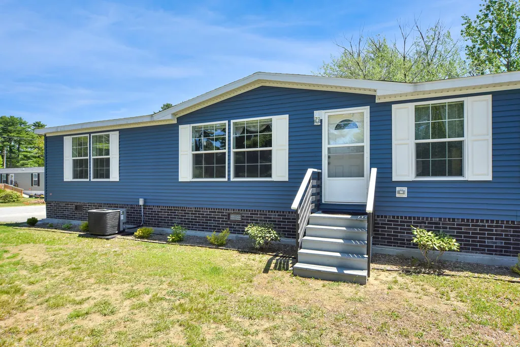 49 Larry Lane Brunswick ME 04011
