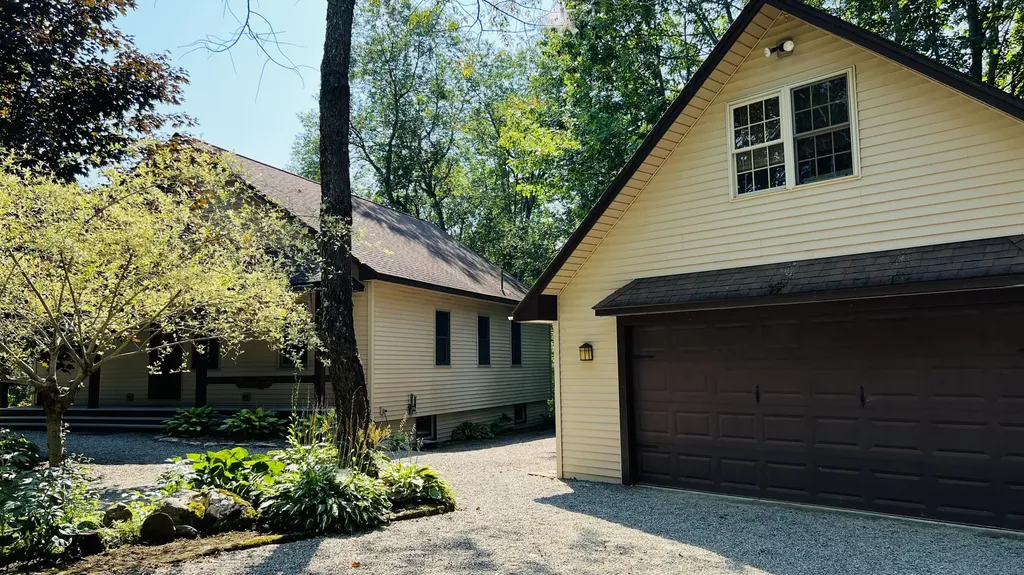 57 Oxbow Drive Glenburn ME 04401
