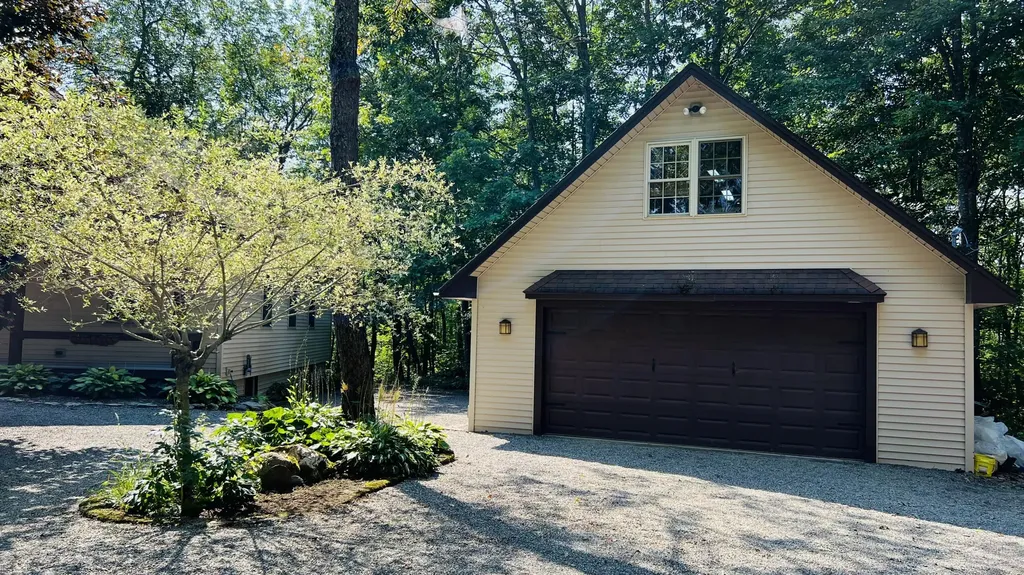 57 Oxbow Drive Glenburn ME 04401