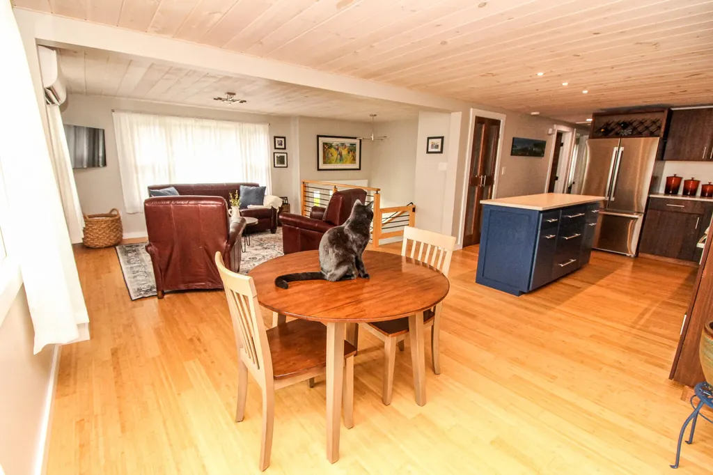 75 Booker Street Thomaston ME 04861