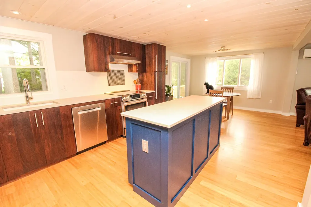 75 Booker Street Thomaston ME 04861