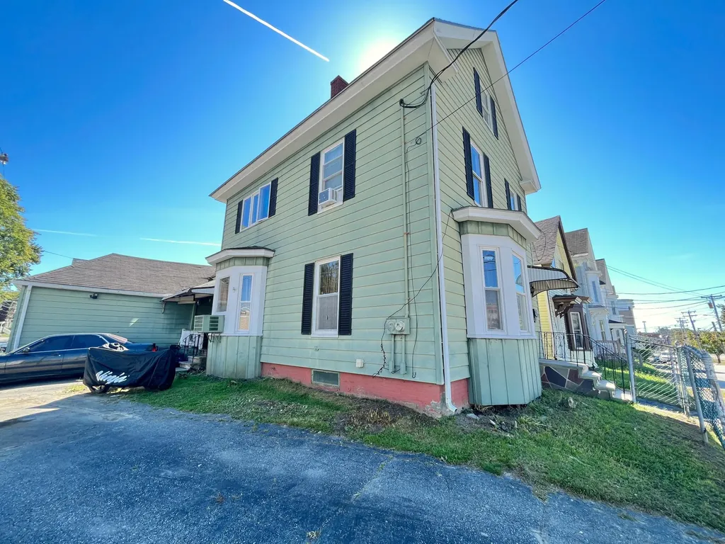 149 Oak Street Lewiston ME 04240