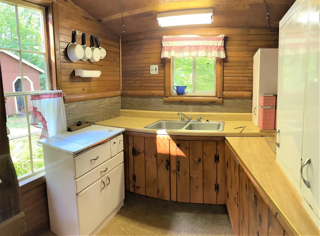 19 Foster Lane Belgrade ME 04917