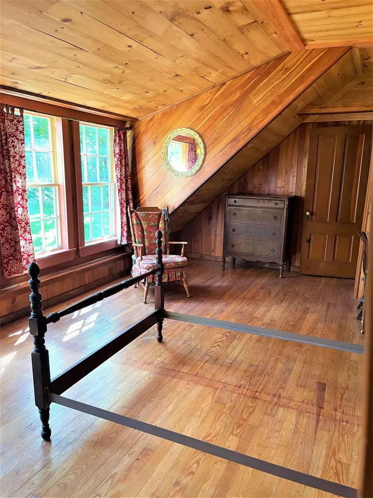 19 Foster Lane Belgrade ME 04917