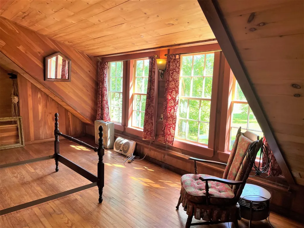 19 Foster Lane Belgrade ME 04917