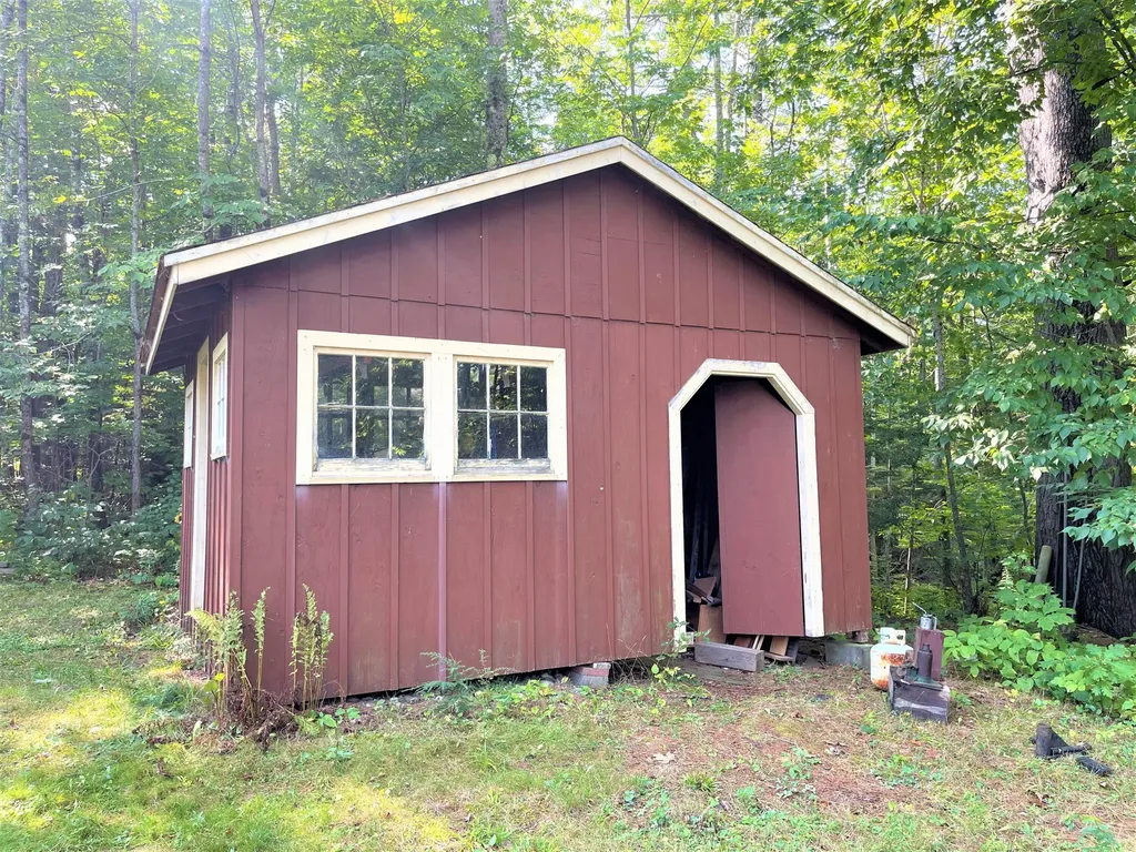 19 Foster Lane Belgrade ME 04917