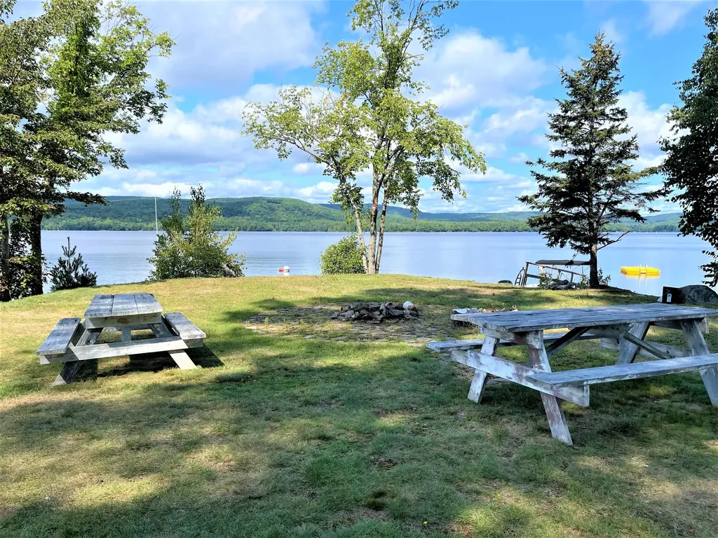 19 Foster Lane Belgrade ME 04917