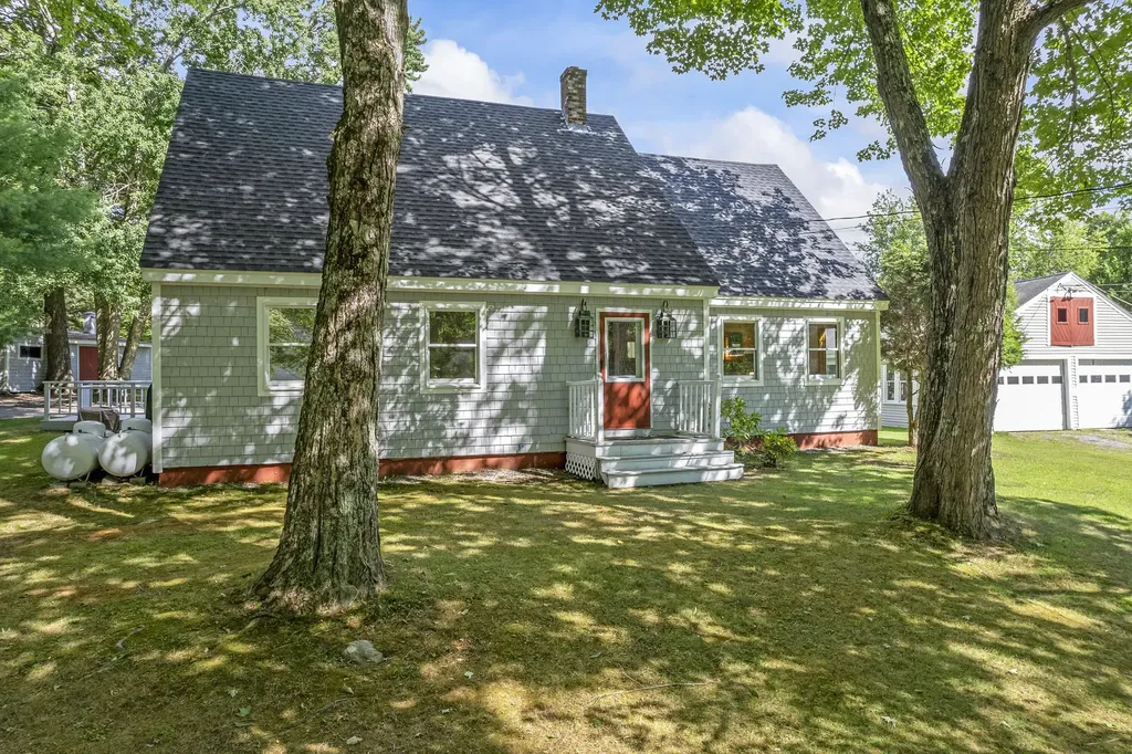 19 Bradley Pond Road Topsham ME 04086