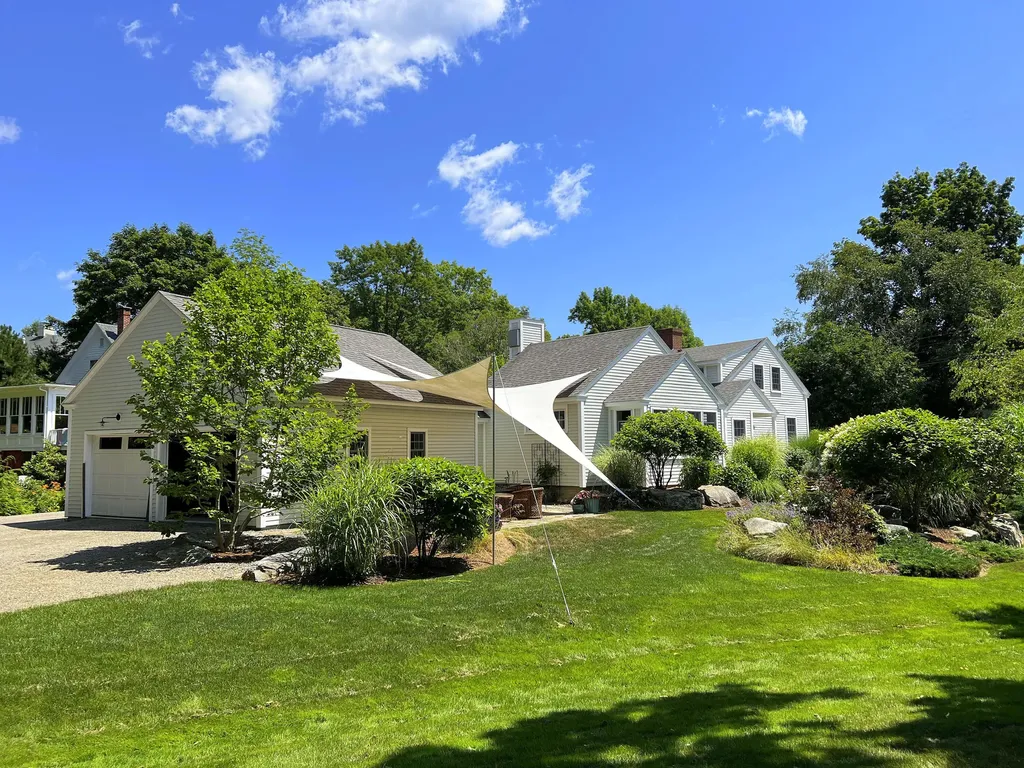 14 Limerock Street Rockport ME 04856