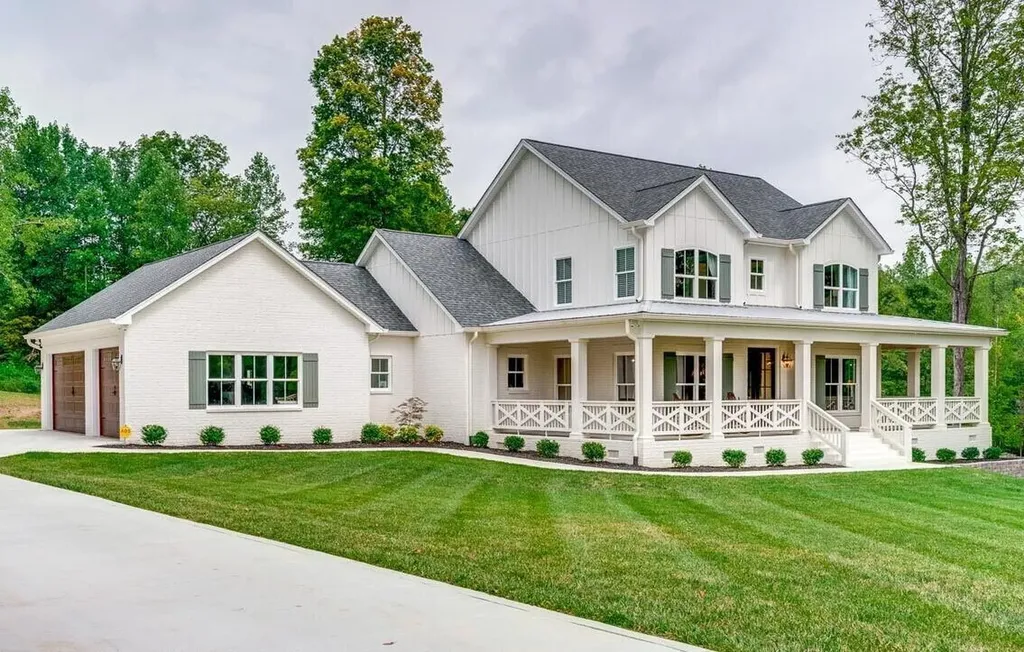 51 Mountain Road York ME 03902