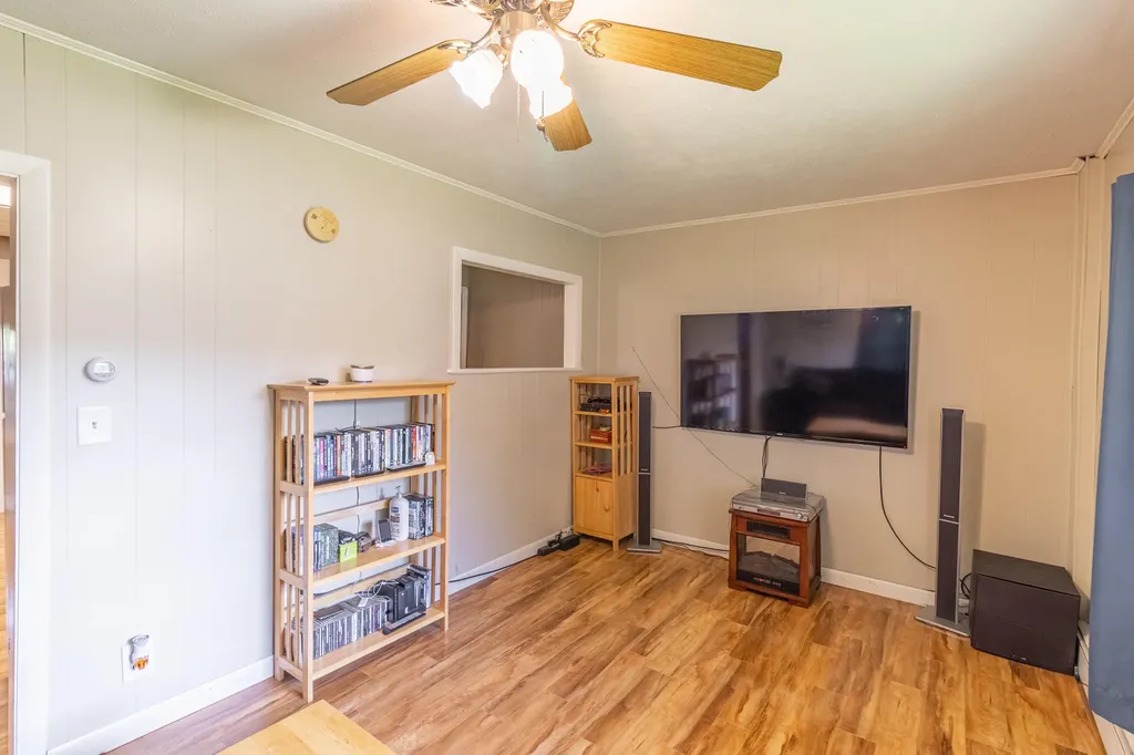 59 Randall Road Lewiston ME 04240