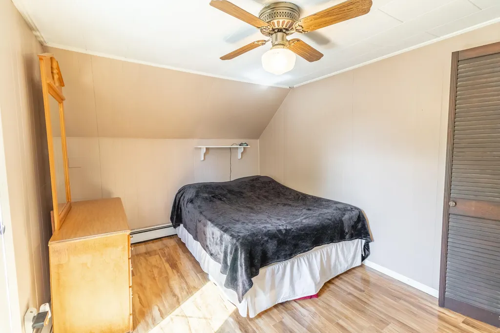 59 Randall Road Lewiston ME 04240