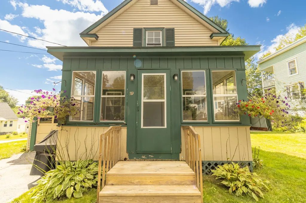 59 Randall Road Lewiston ME 04240