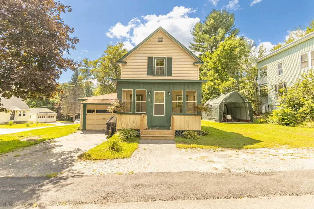 59 Randall Road Lewiston ME 04240