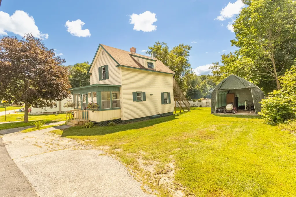 59 Randall Road Lewiston ME 04240