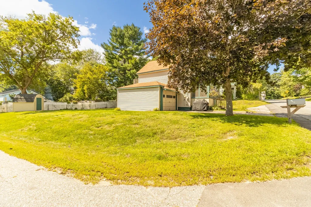 59 Randall Road Lewiston ME 04240