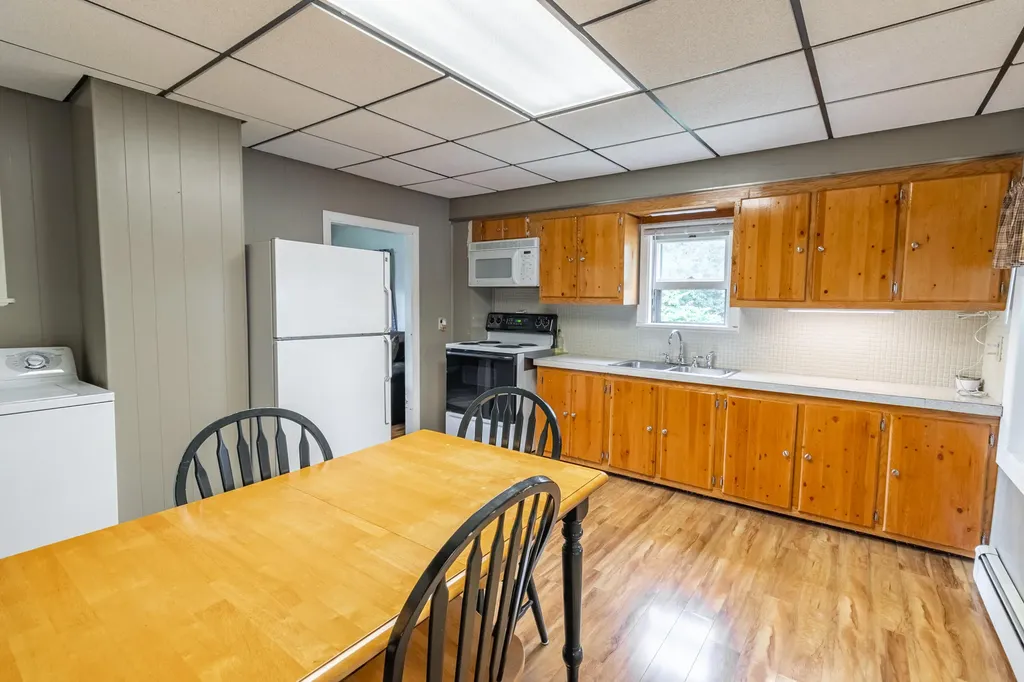 59 Randall Road Lewiston ME 04240