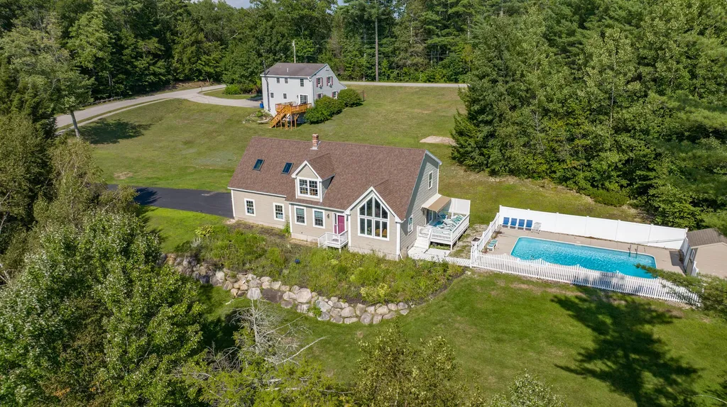 8 Kings Lane Windham ME 04062