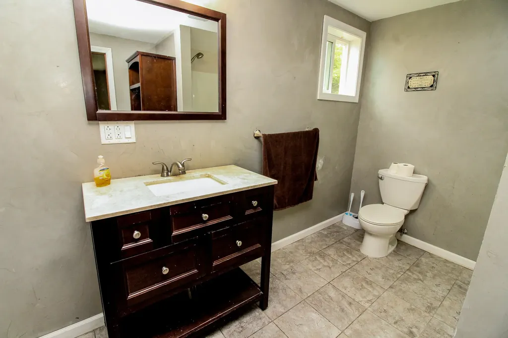 387 Old County Road Hampden ME 04444