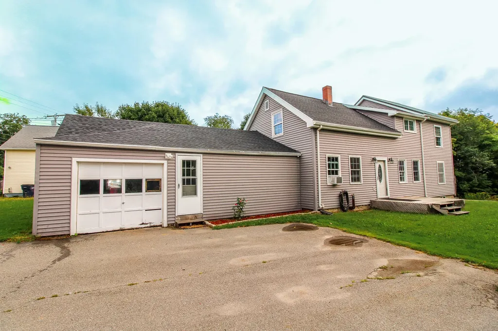 387 Old County Road Hampden ME 04444