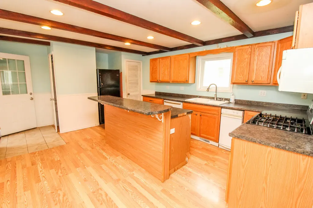 387 Old County Road Hampden ME 04444