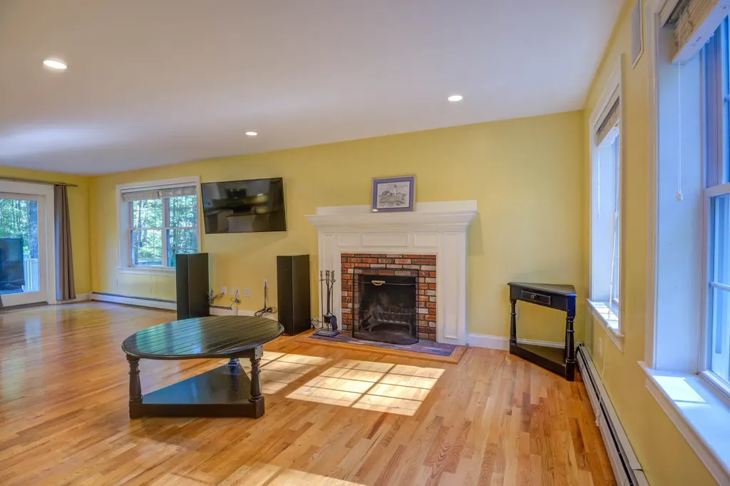 261 Holmes Road Scarborough ME 04074