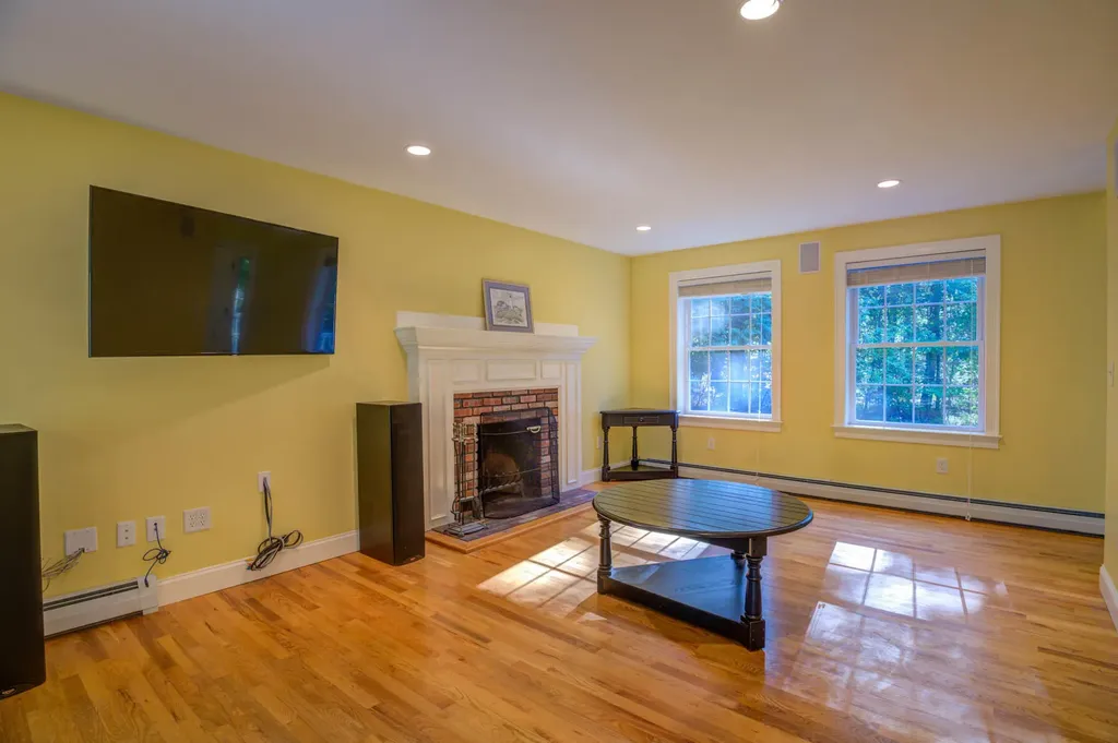 261 Holmes Road Scarborough ME 04074